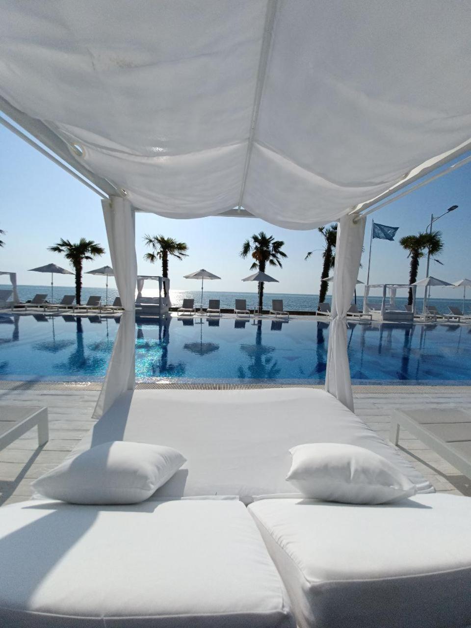 Luxury Oasis Apartment 차크비 외부 사진