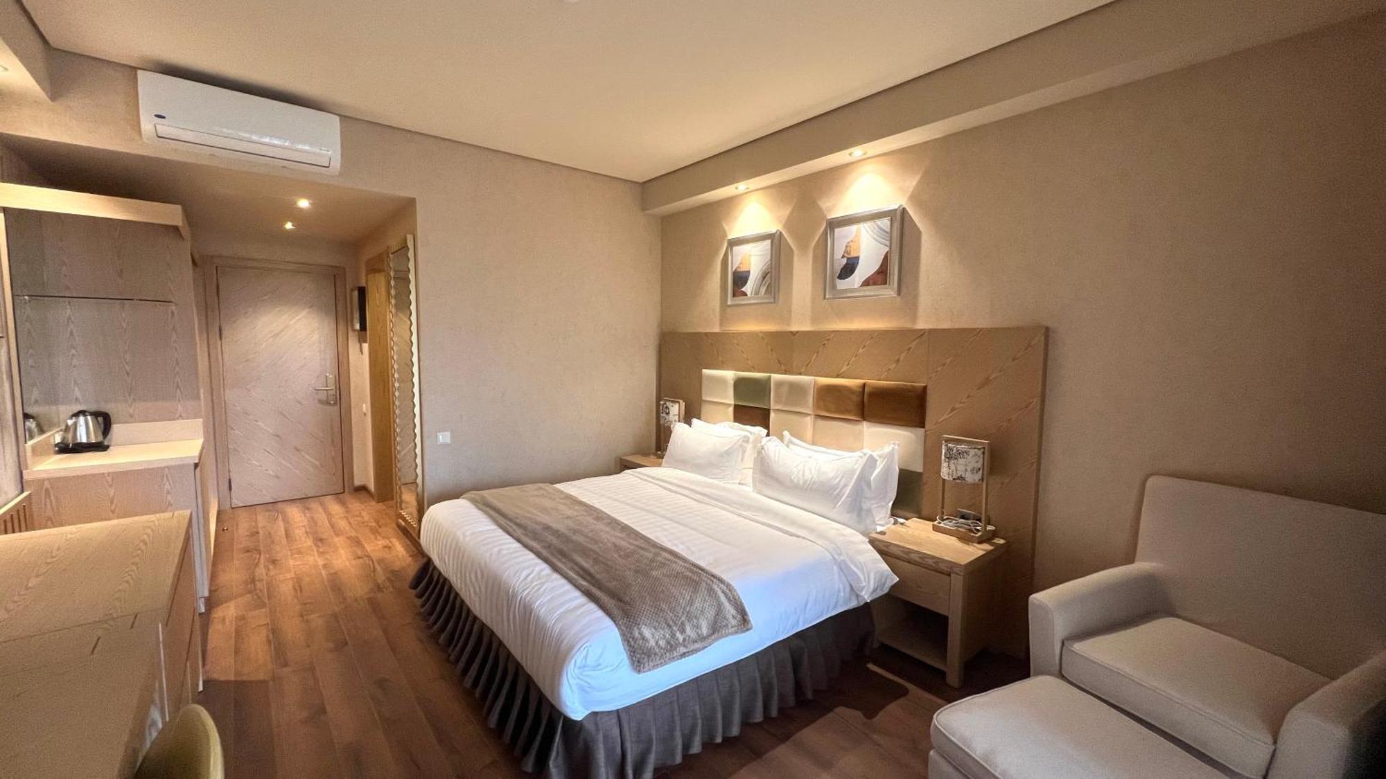 Luxury Oasis Apartment 차크비 객실 사진